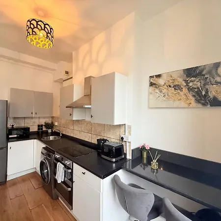 Flat In Stokes Croft *