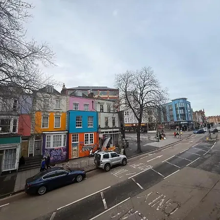 Flat In Stokes Croft * בריסטול