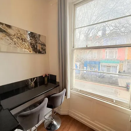 Flat In Stokes Croft